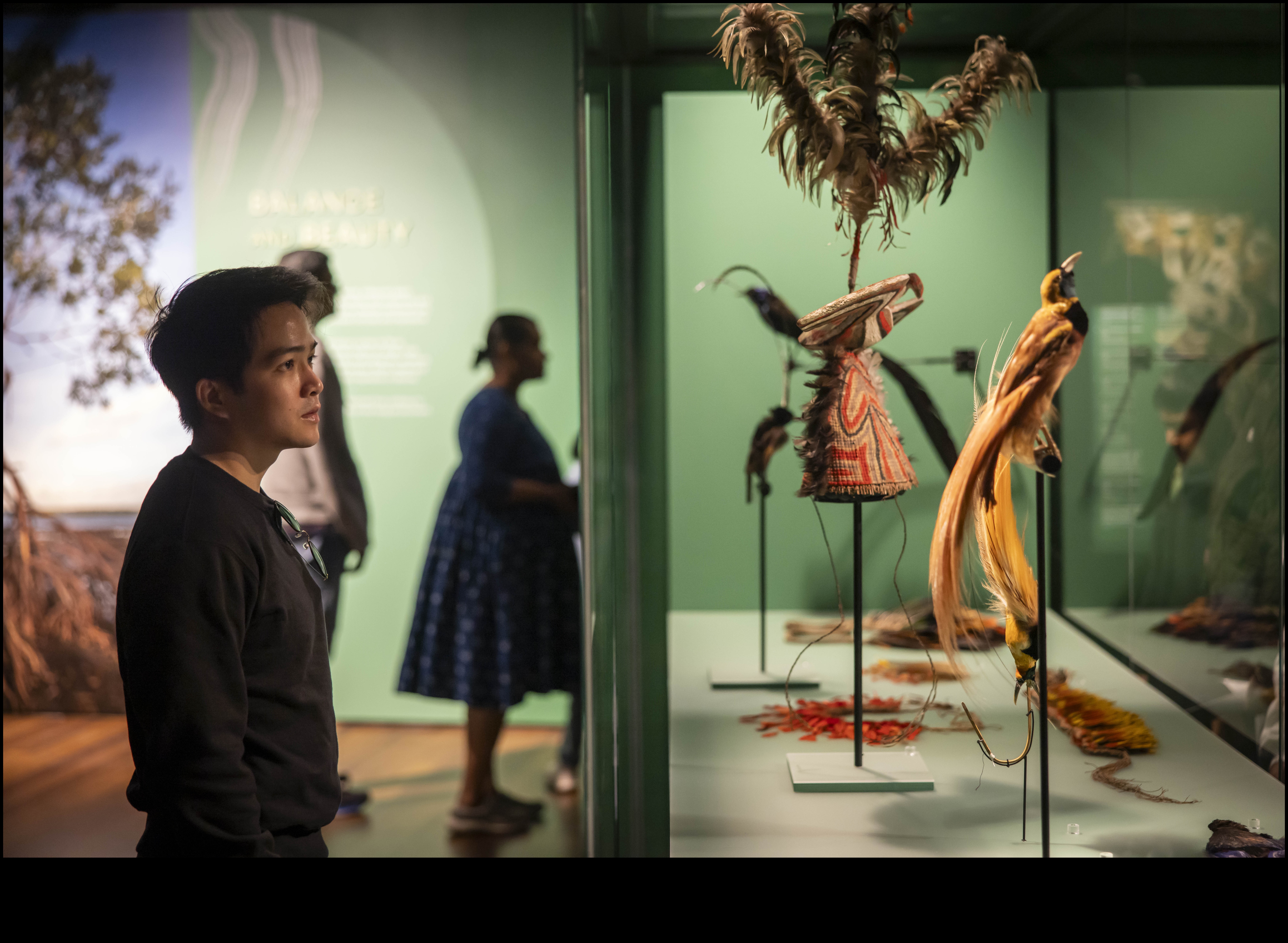 אודיסאה אמנותית מסע בעולם של קישוט הגוף 2 אודיסאה אמנותית: מסע בעולם של קישוט הגוף