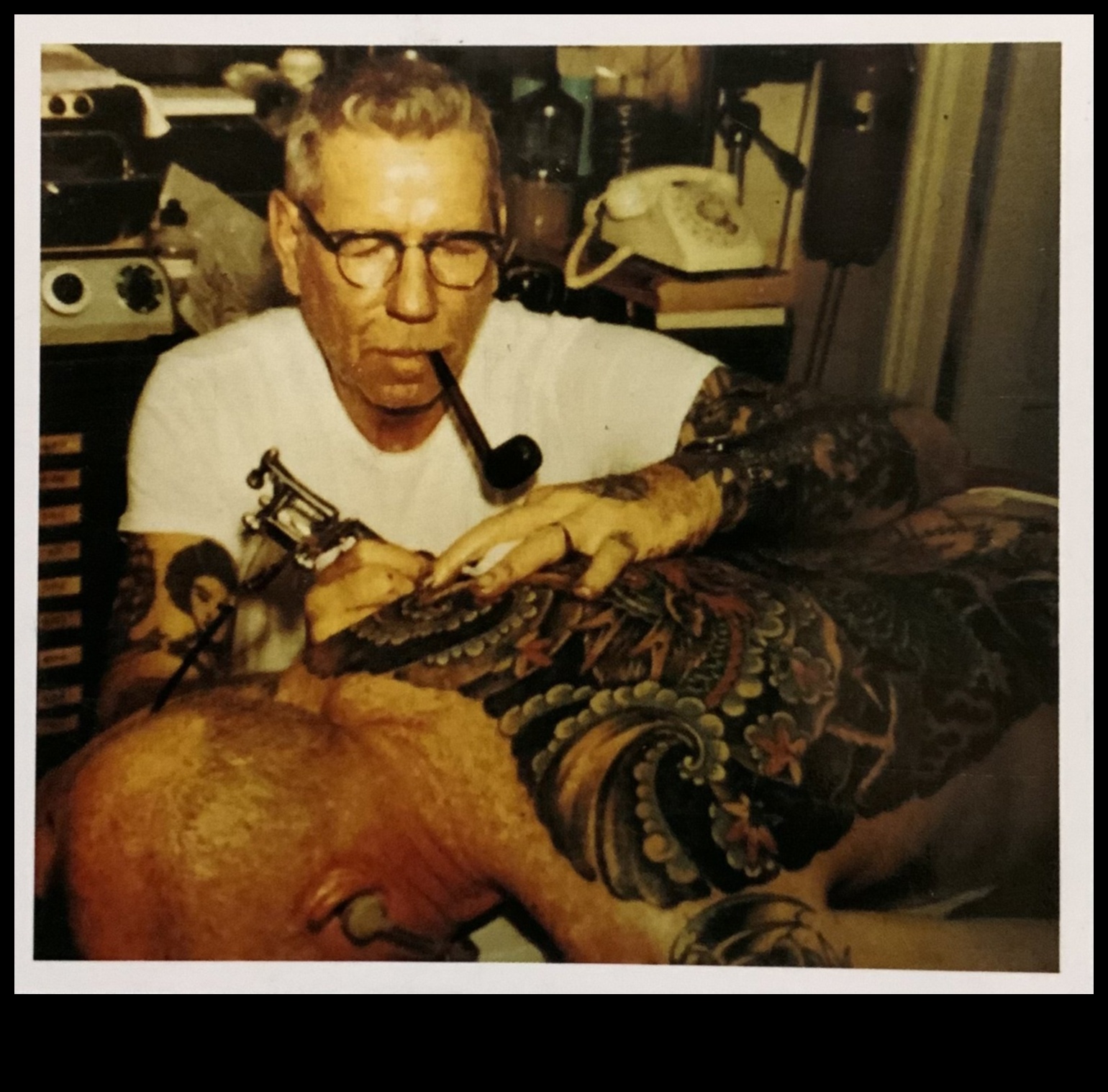 מסע בזמן דיו מסע דרך קעקועים מסורתיים של פעם 4 מסע בזמן דיו: קעקועים מסורתיים שנוצרו מאתמול