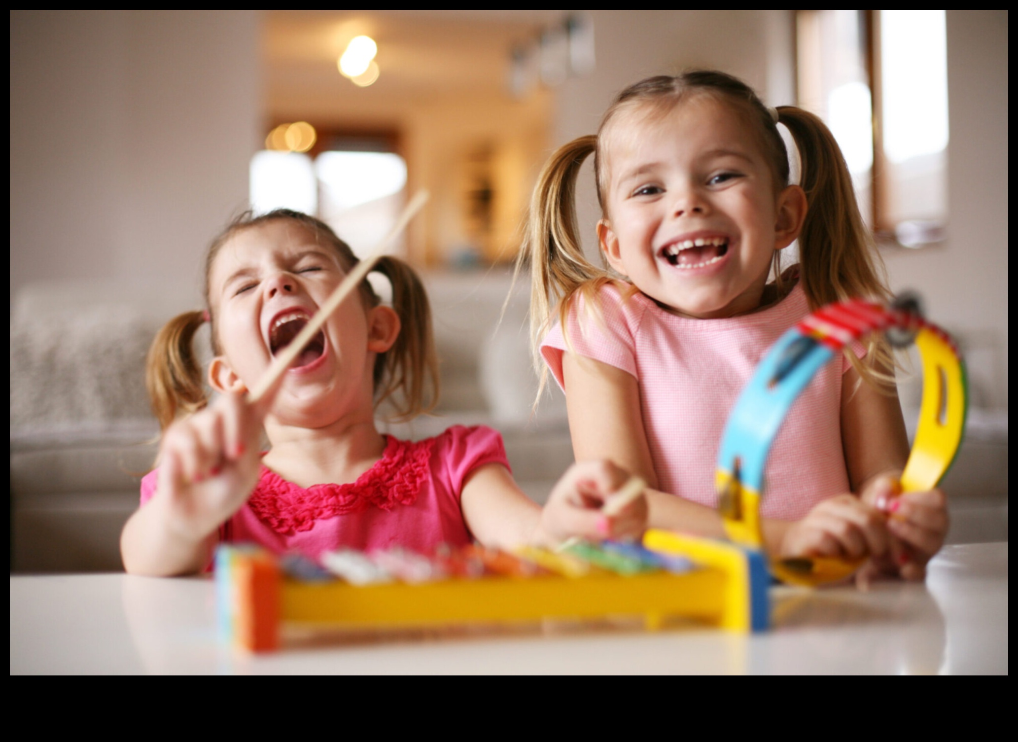 הרמוניה של אושר פעילויות מוזיקליות לתינוק כדי להגביר את התפתחותו 4 הרמוניה של אושר: פעילויות מוזיקליות לתינוק