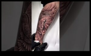 כרוניקות דיו: נרטיבים שנוצרו בקעקועים מודגשים