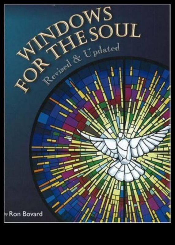 טכניקות יצירה לאמנות זכוכית: יצירת עיצובים מוכתמים ומחוברים