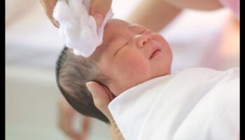 טיפוח עדין: טיפול אוהב עבור הקטן שלך