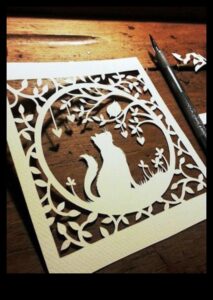 הקסם של קיריגמי: קיפול וחיתוך עבור יצירות תלת מימד