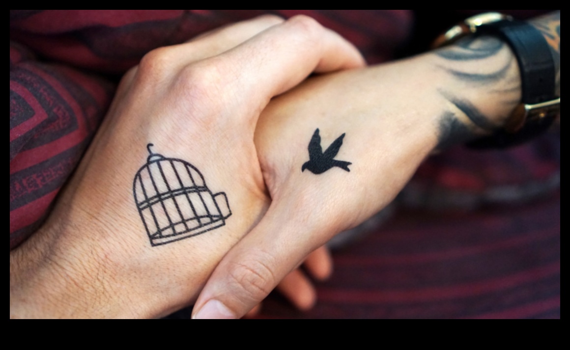 מקושרים לכל החיים: קעקועים זוגיים יוצרים שטיח של אהבה נצחית